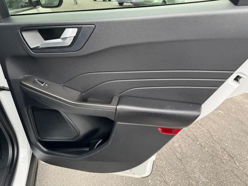 Used 2021 Ford Escape AWD SE image 17