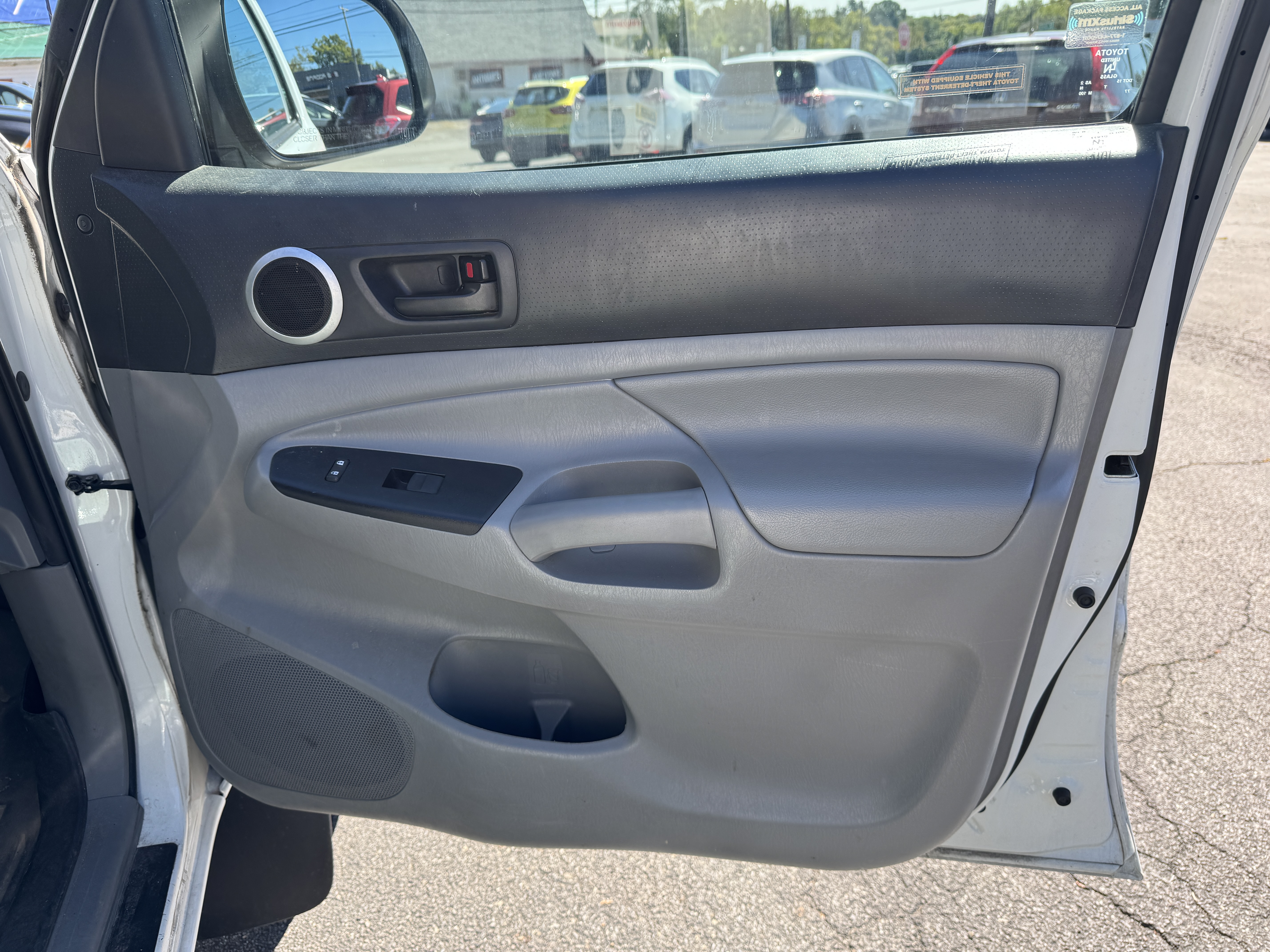Used 2015 Toyota Tacoma 4x4 Double Cab TRD Off-Road image 13