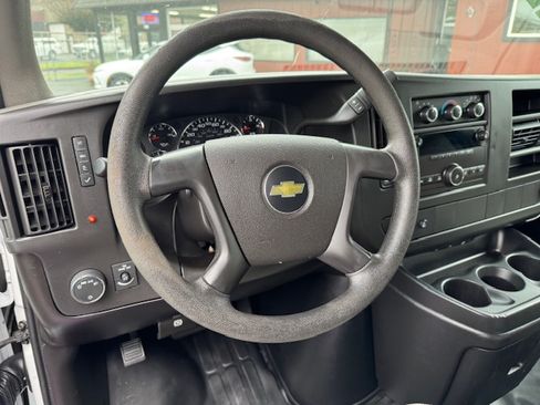 Used 2014 Chevrolet Express 3500 image 11
