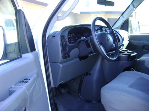 Used 2008 Ford E-350 and Econoline 350 image 8