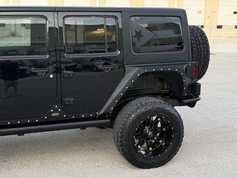 Used 2015 Jeep Wrangler 4WD Unlimited Sport image 35