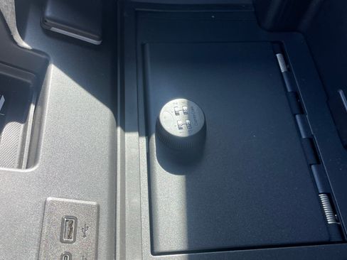 Used 2025 Chevrolet Silverado 2500 High Country image 14