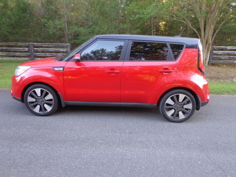 Used 2015 Kia Soul ! w/ SUN & SOUND PACKAGE FWD image 5