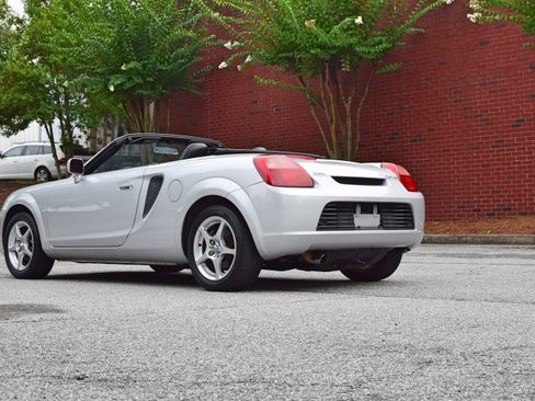 Used 2001 Toyota MR2 Spyder UNAVAIL RWD image 29