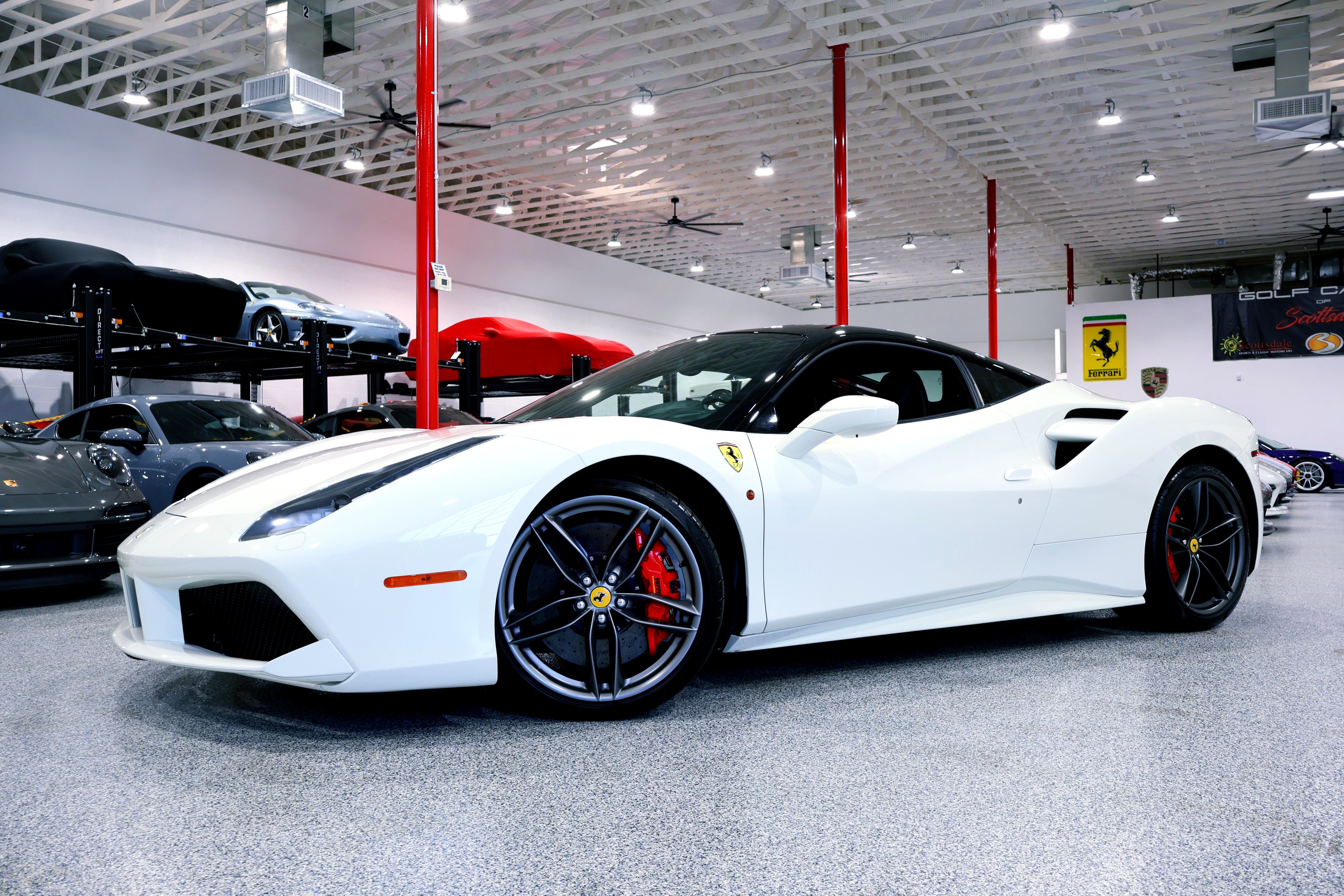 Used 2016 Ferrari 488 GTB RWD image 5