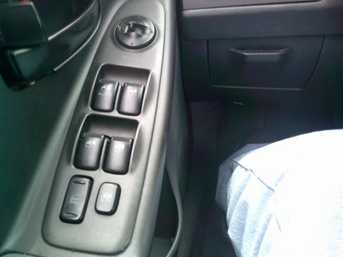 Used 2005 Hyundai Elantra image 8