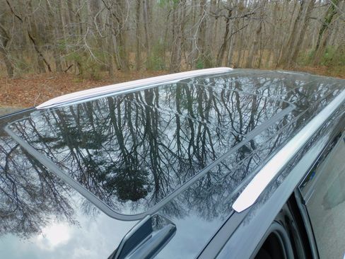 Used 2023 Chevrolet Tahoe LT image 3