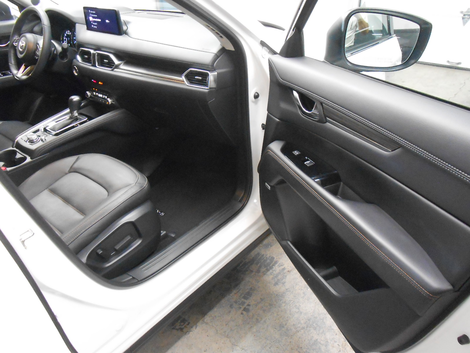 Used 2022 MAZDA CX-5 AWD 2.5 S w/ Premium Package image 11