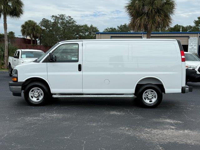 Used 2025 Chevrolet Express 2500 UNAVAIL RWD image 2