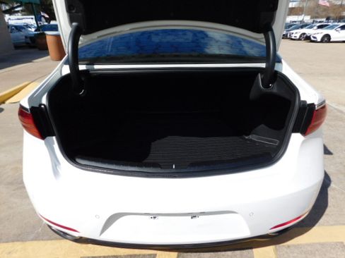 Used 2019 Kia Cadenza Technology image 7