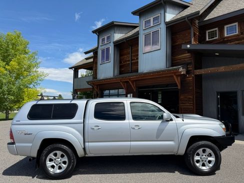 Used 2011 Toyota Tacoma 4x4 Double Cab image 7