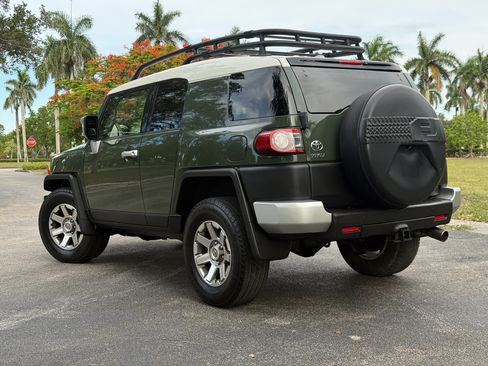 Used 2014 Toyota FJ Cruiser AWD/4WD image 4
