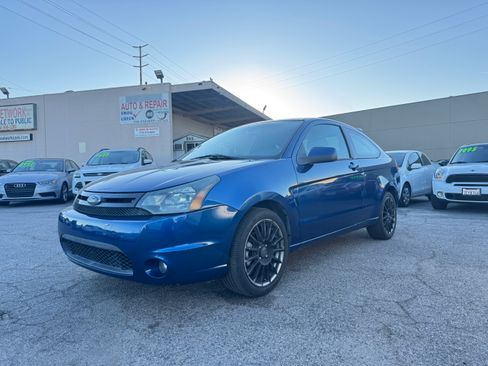 Used 2009 Ford Focus SES image 2
