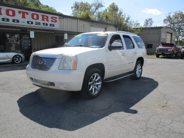 Used 2012 GMC Yukon AWD Denali image 2