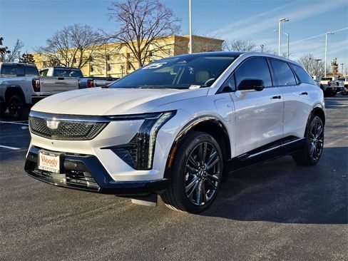 Used 2025 Cadillac Optiq Sport 2 image 4