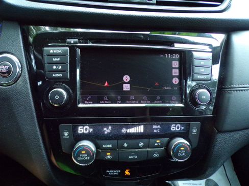 Used 2019 Nissan Rogue FWD image 11