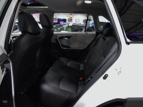 Used 2025 Toyota RAV4 XLE Premium image 19