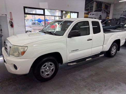 Used 2005 Toyota Tacoma 2WD Access Cab image 3