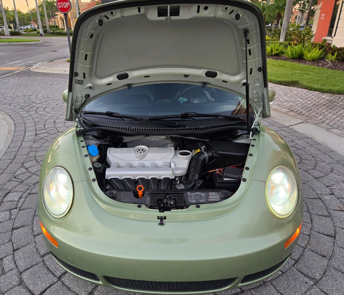 Used 2009 Volkswagen Beetle 2.5 Coupe FWD image 40