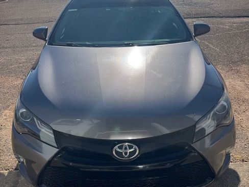 Used 2017 Toyota Camry image 1