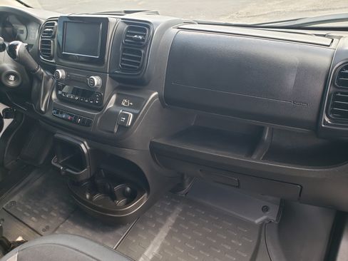 Used 2025 RAM ProMaster 2500 136 FWD image 16