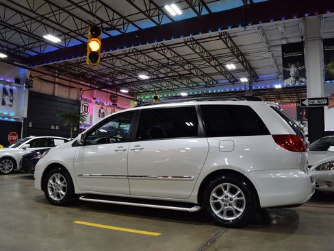 Used 2006 Toyota Sienna XLE Limited image 4