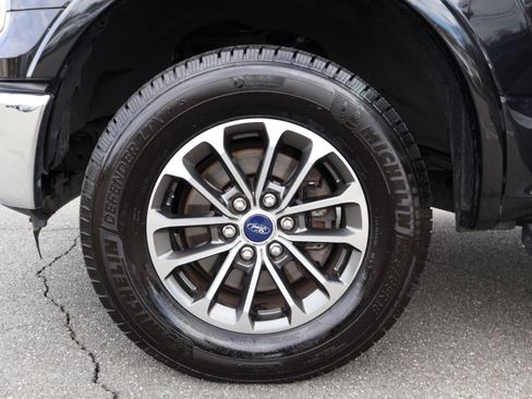 Used 2015 Ford F150 Lariat image 38