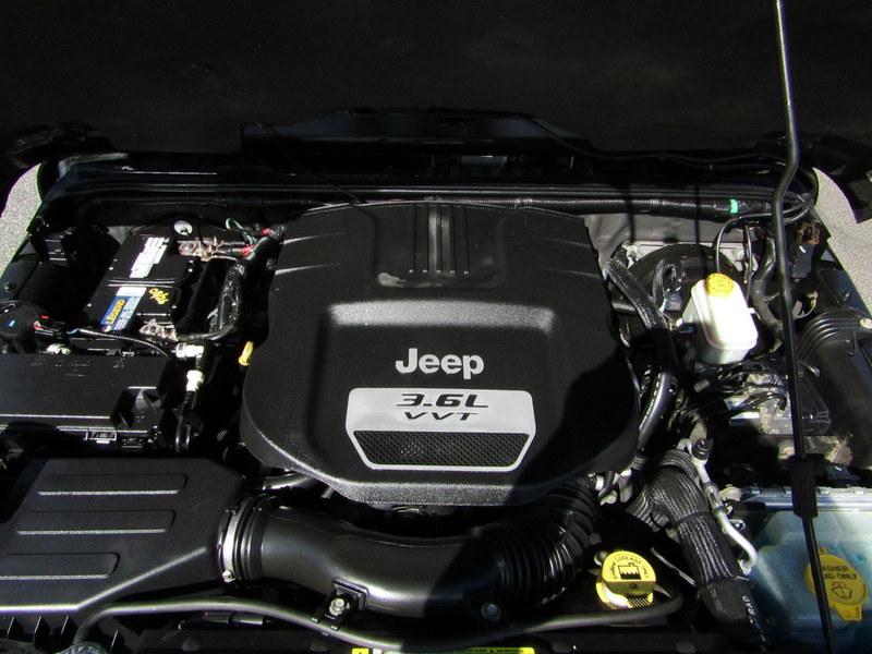 Used 2012 Jeep Wrangler 4WD Rubicon image 14