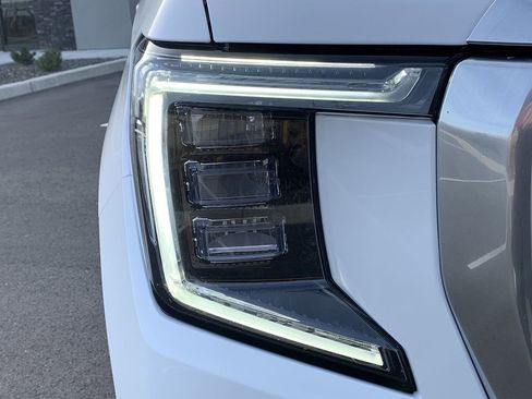 Used 2021 GMC Yukon Denali image 9