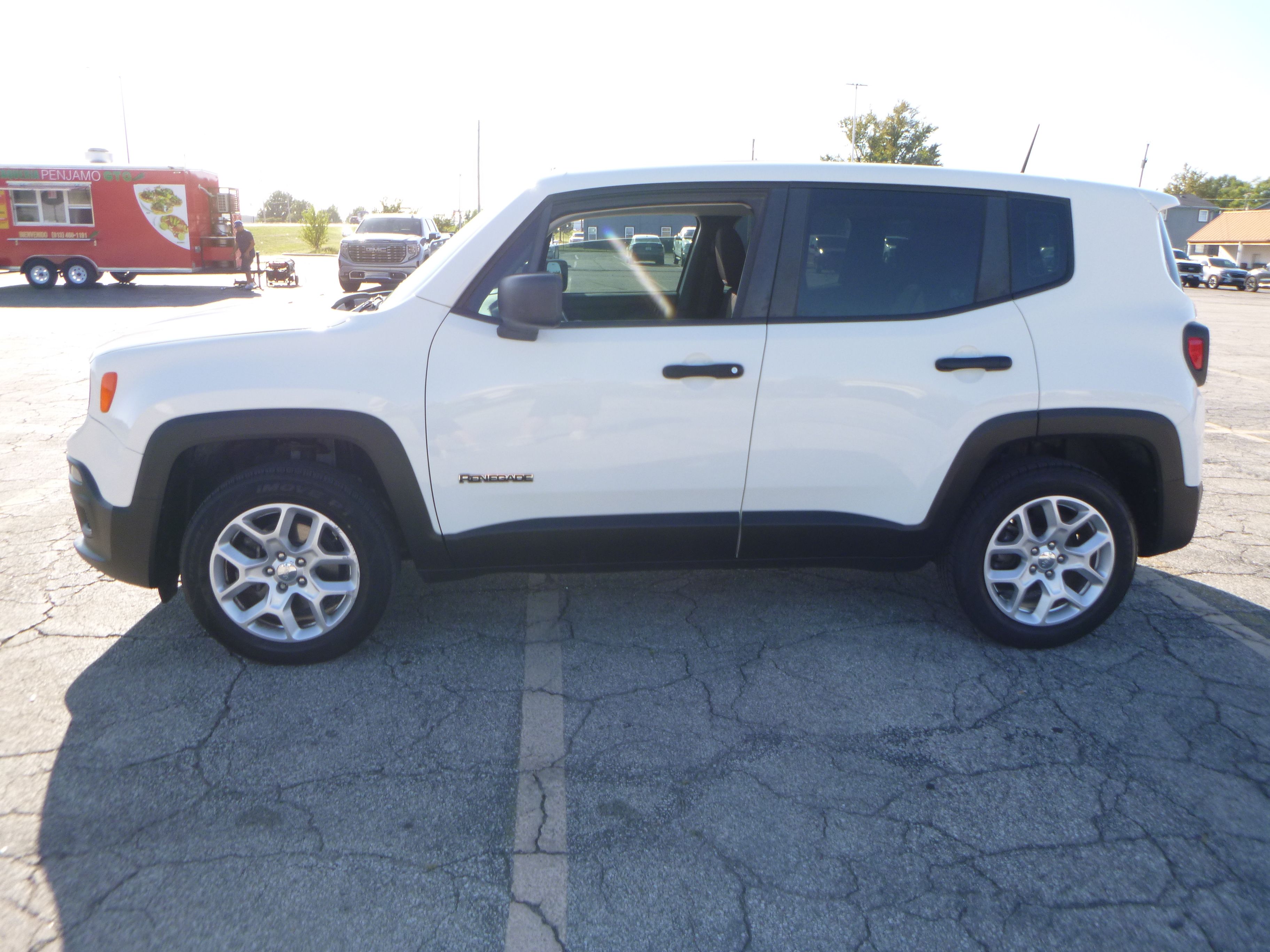 Used 2016 Jeep Renegade 4WD Sport image 1