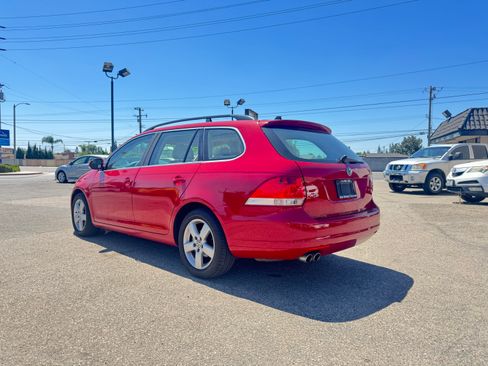 Used 2009 Volkswagen Jetta SE SportWagen FWD image 5