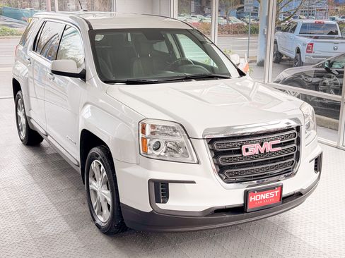 Used 2017 GMC Terrain SLE image 1