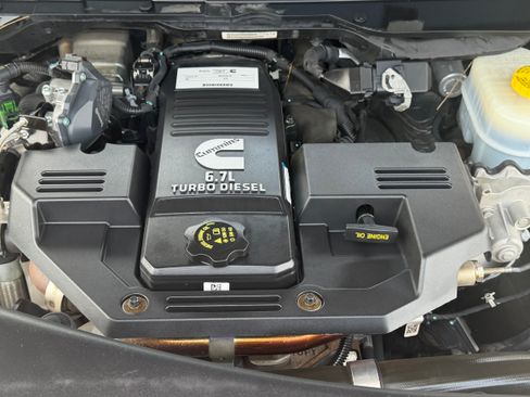 Used 2021 RAM 3500 4x4 Crew Cab Laramie DRW image 16