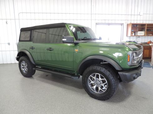 Used 2023 Ford Bronco 4-Door Badlands AWD/4WD image 11