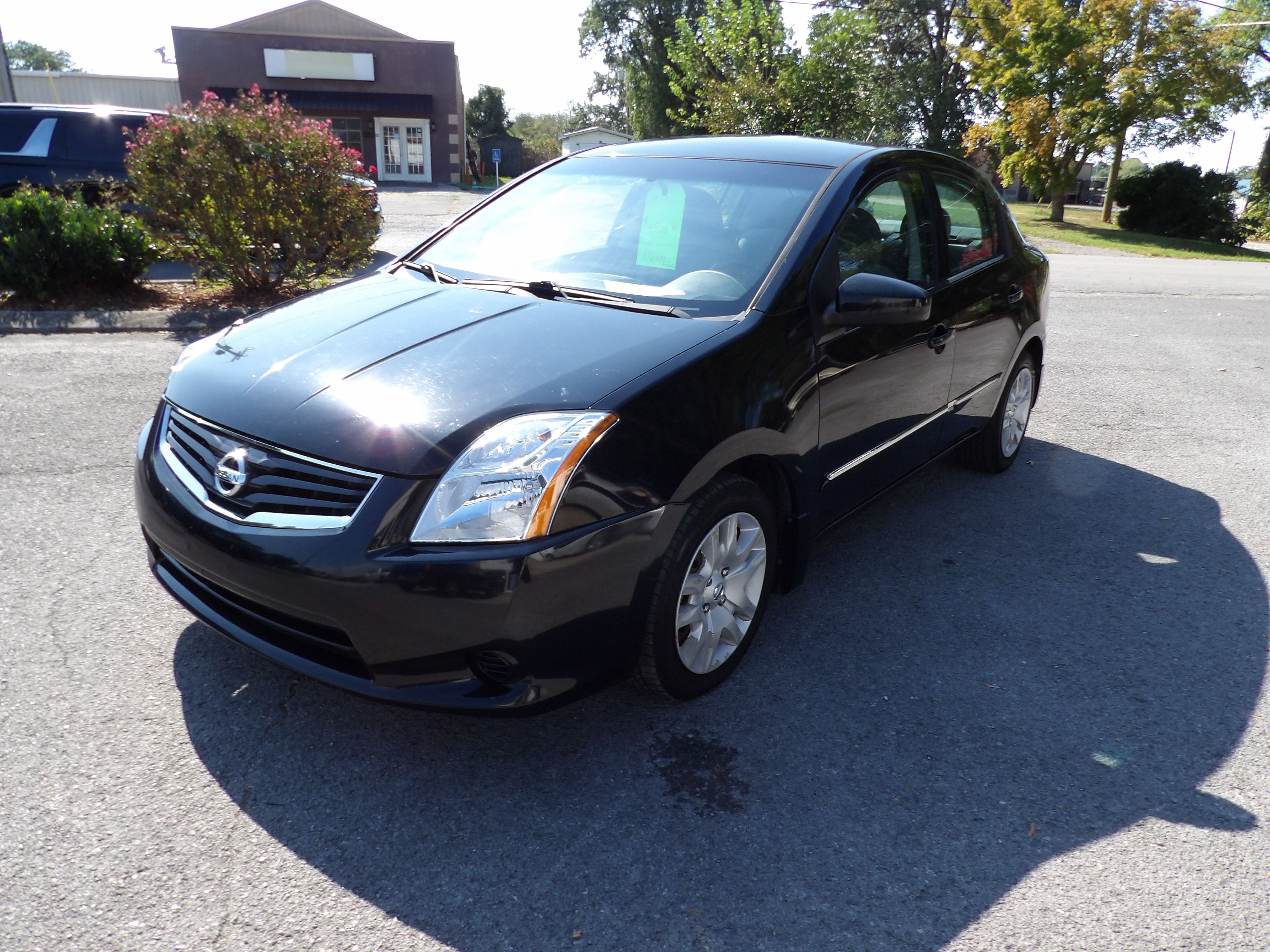 Used 2011 Nissan Sentra Sedan FWD image 1