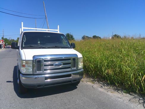 Used 2013 Ford E-250 and Econoline 250 image 5