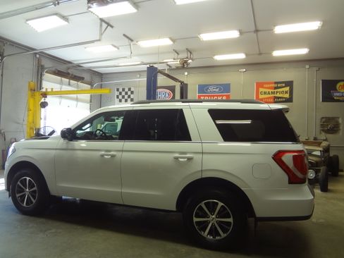 Used 2019 Ford Expedition XL image 4