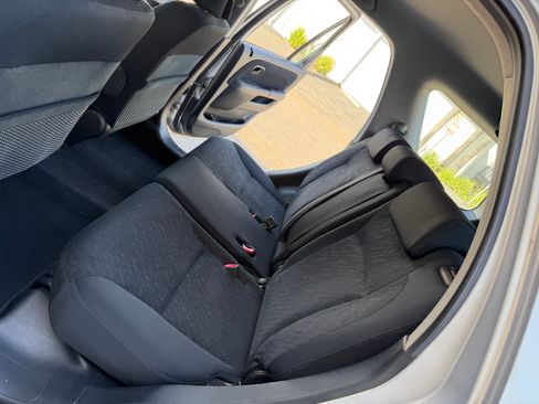 Used 2005 Honda CR-V LX image 26