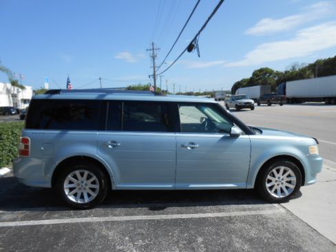 Used 2009 Ford Flex 2WD SEL image 5