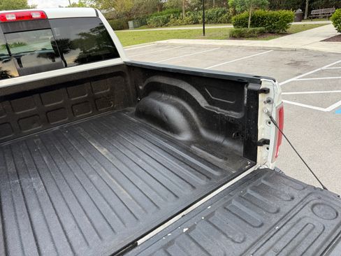 Used 2018 RAM 1500 2WD Crew Cab Laramie image 44