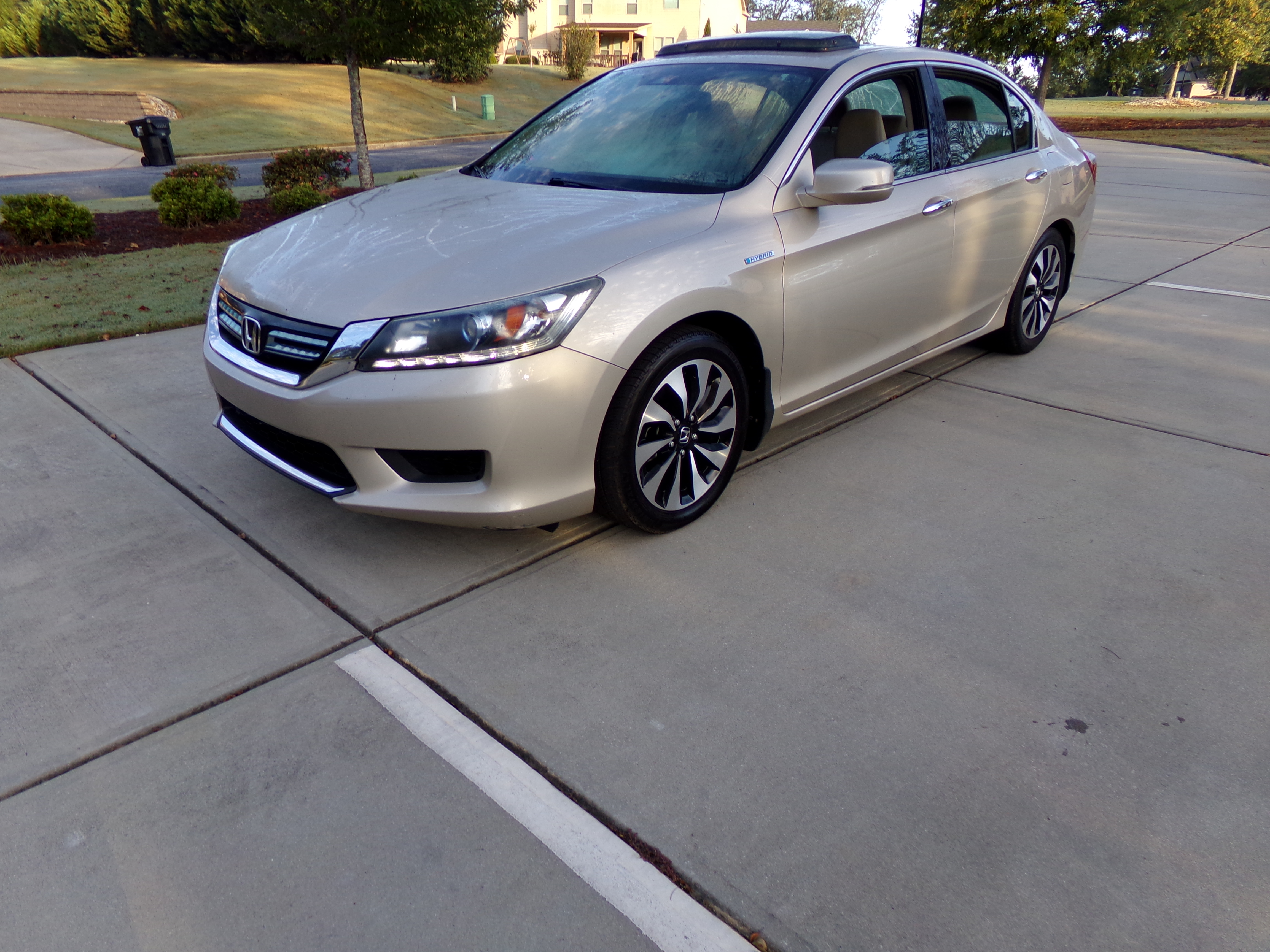 Used 2015 Honda Accord EX-L Hybrid Sedan image 1