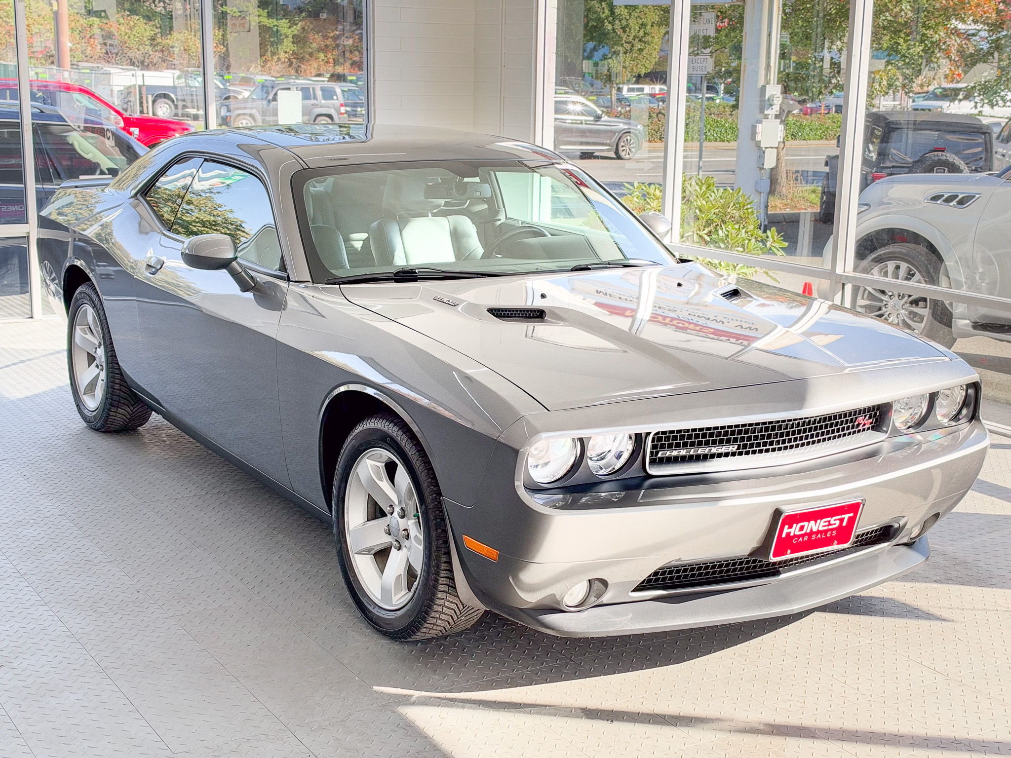 Used 2011 Dodge Challenger R/T RWD image 1
