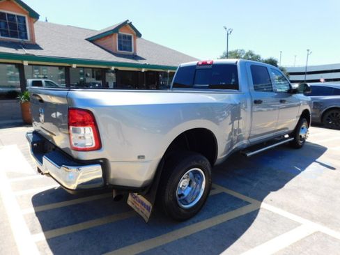 Used 2022 RAM 3500 4x4 Crew Cab Tradesman DRW image 8