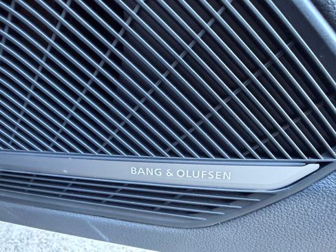 Used 2018 Audi A4 2.0T Ultra Premium Plus Sedan FWD image 13