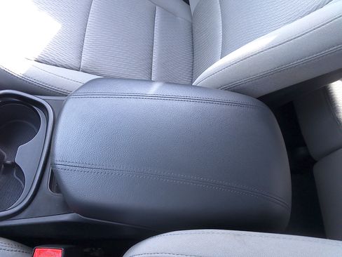 Used 2018 Hyundai Santa Fe Sport image 21