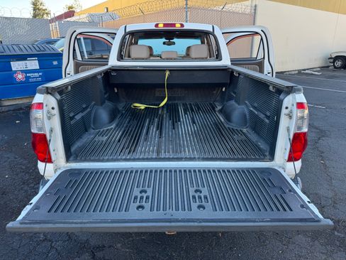 Used 2004 Toyota Tundra Limited image 10