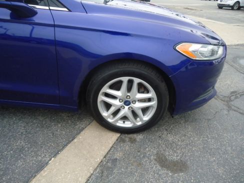 Used 2015 Ford Fusion SE FWD image 7
