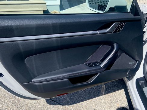 Used 2022 Porsche 911 Carrera 4 image 19