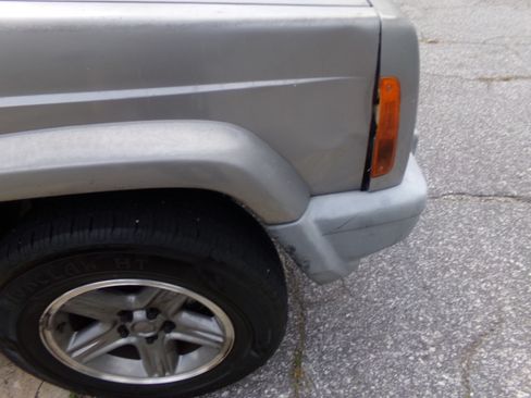 Used 2000 Jeep Cherokee Sport image 8