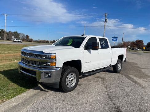 Used 2019 Chevrolet Silverado 2500 LT image 1